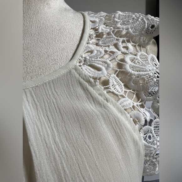 Ya Los Angeles Ivory Lace Shoulder Blouse - Picture 9 of 9